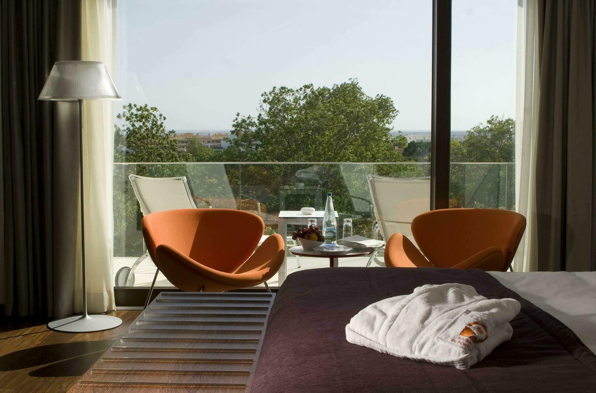 Pousada Palacio De Estoi - Small Luxury Hotels Of The World Exterior photo A room at the hotel